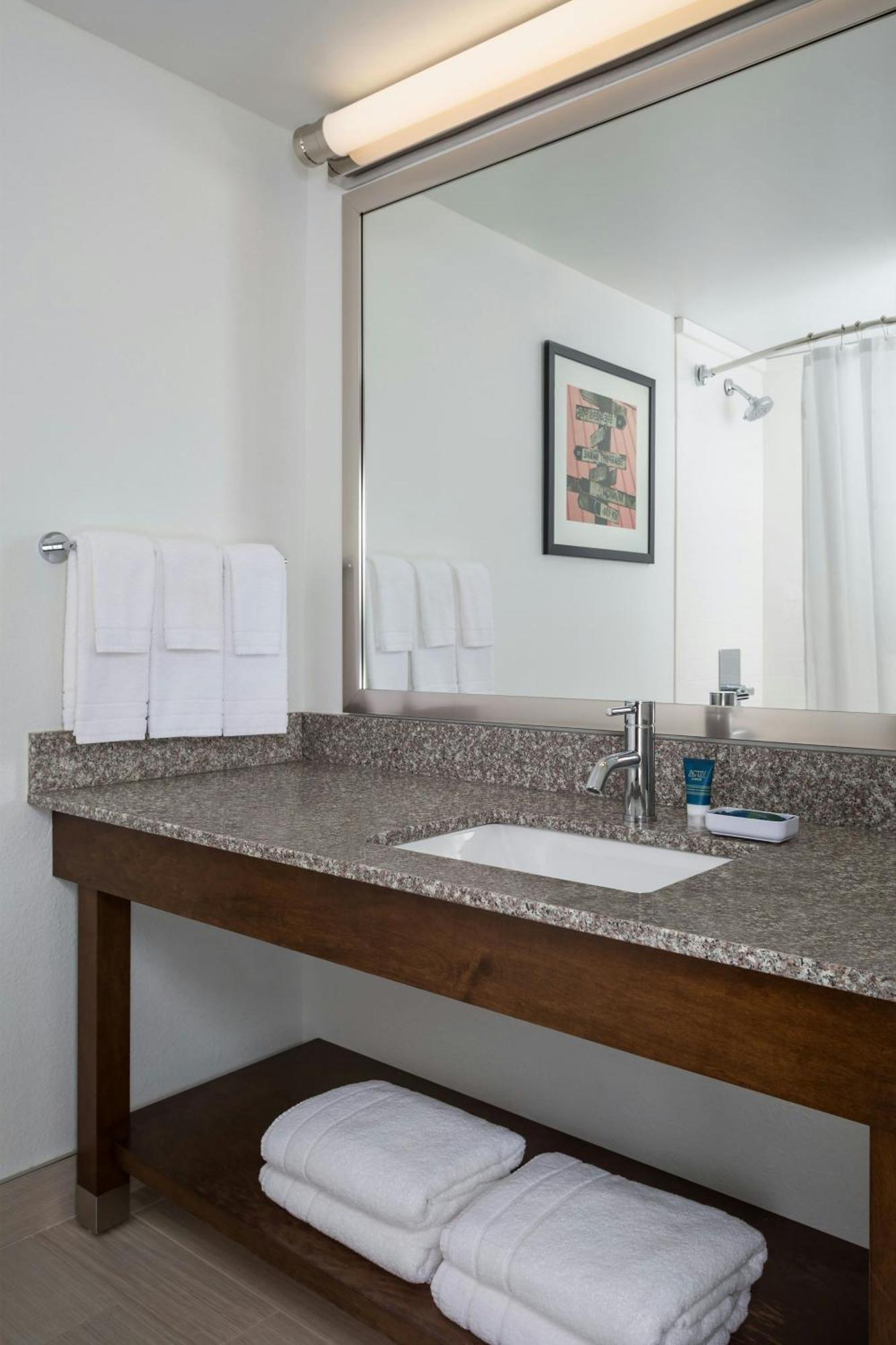 Four Points By Sheraton Hotel 3*